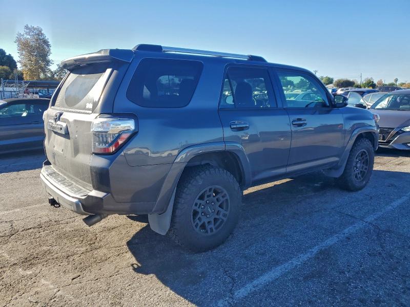 JTEBU5JR7F5226065 - 2015 TOYOTA 4RUNNER SR5/SR5 PREMIUM GRAY photo 3