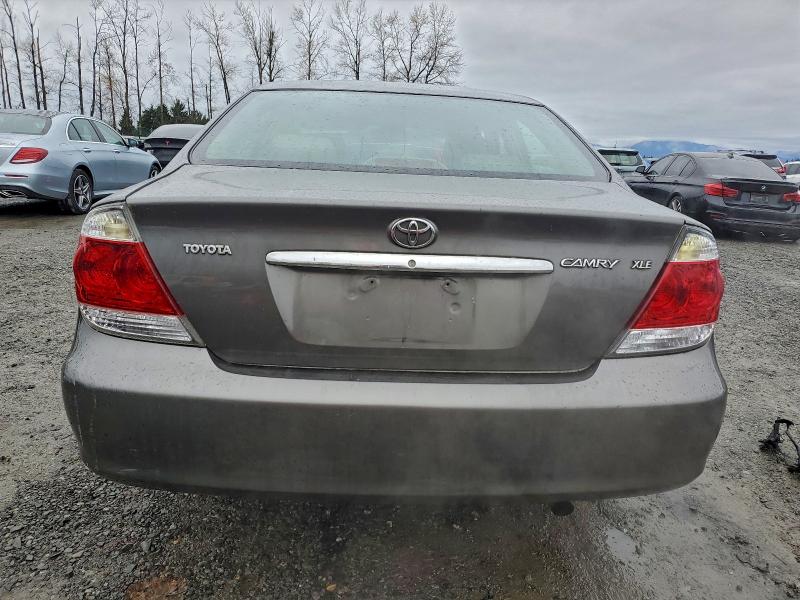 4T1BE30K55U516816 - 2005 TOYOTA CAMRY LE 灰色 照片 6
