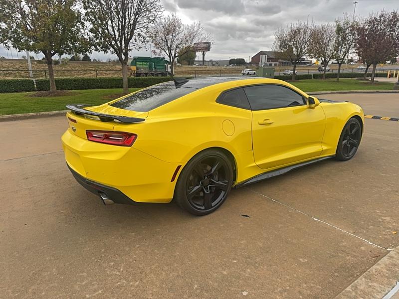 1G1FF1R79J0128245 - 2018 CHEVROLET CAMARO SS ყვითელი ფოტო 4