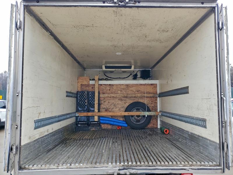 1GB3GSCG5K1267021 - 2019 CHEVROLET EXPRESS G3 WHITE photo 10