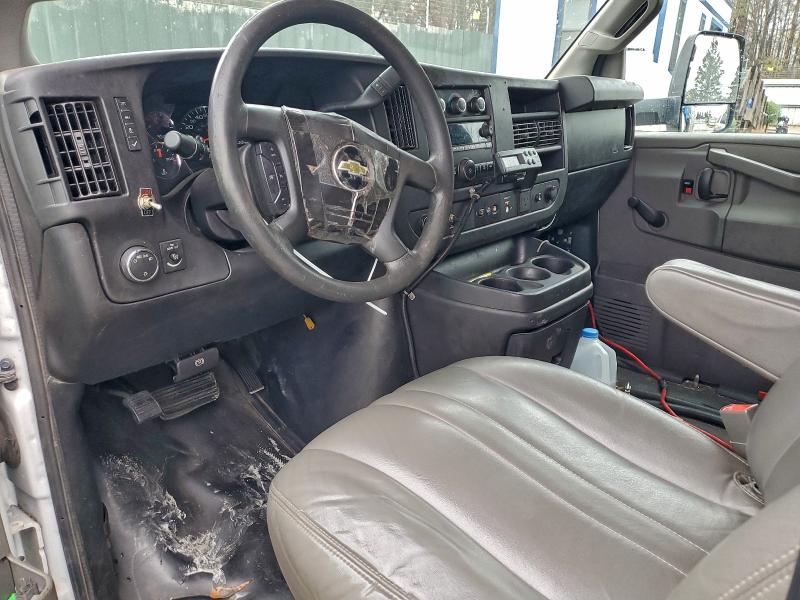 1GB3GSCG5K1267021 - 2019 CHEVROLET EXPRESS G3 WHITE photo 8