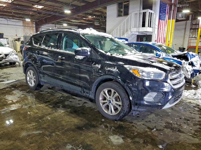 1FMCU0GD6JUB62019 - 2018 FORD ESCAPE SE Սև լուսանկար 4