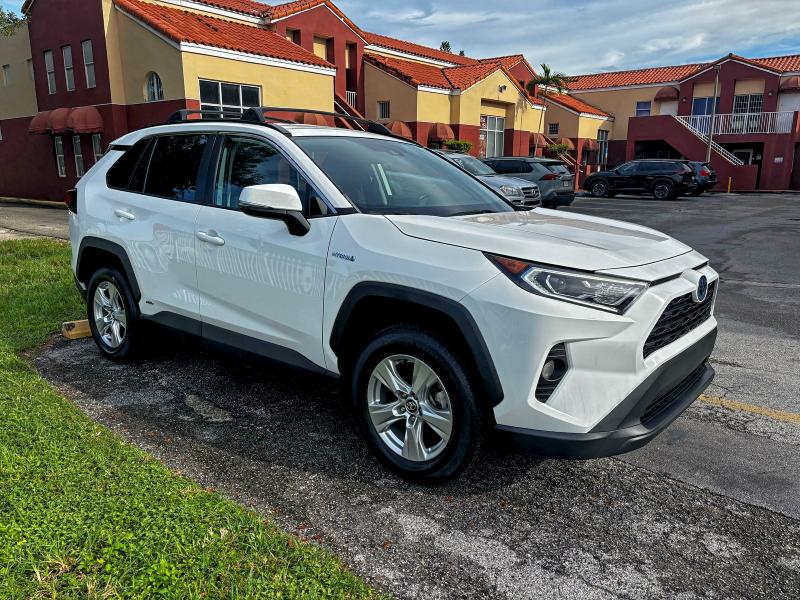 2020 TOYOTA RAV4 XLE, 