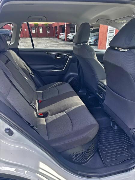 2T3RWRFV8LW099471 - 2020 TOYOTA RAV4 XLE 白色 照片 6