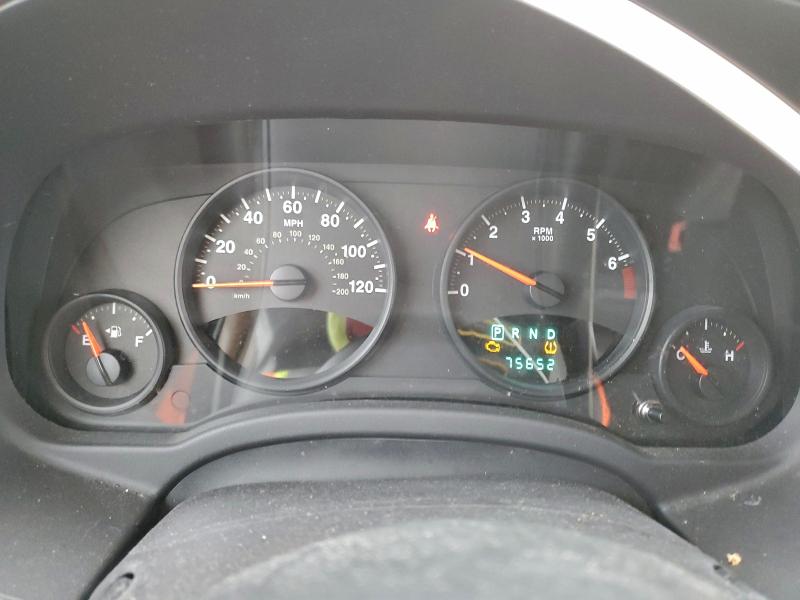 1J4NT1FB0BD252753 - 2011 JEEP COMPASS SPORT Серебристый фото 9