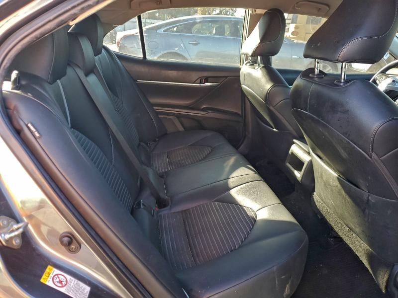 4T1B11HK1KU197513 - 2019 TOYOTA CAMRY L Grau Foto 10