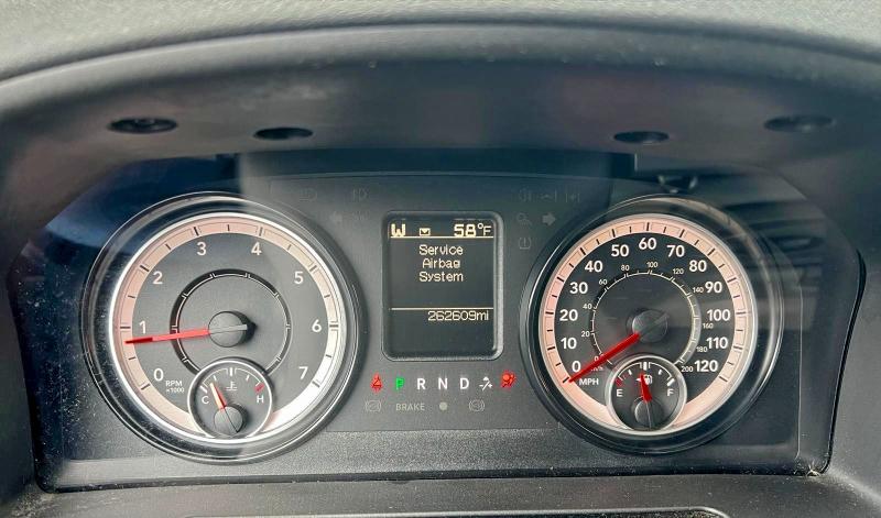 1C6RR7FG5JS203019 - 2018 RAM 1500 ST CHARCOAL photo 8