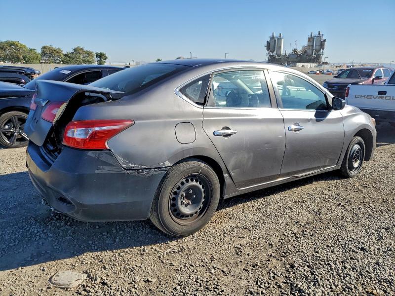 3N1AB7AP0JY310792 - 2018 NISSAN SENTRA S 灰色 照片 3