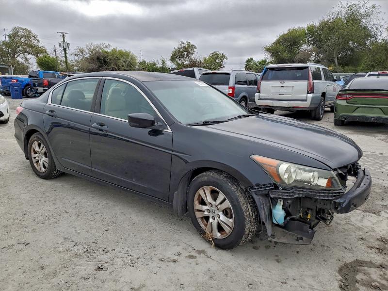 1HGCP2F45AA007733 - 2010 HONDA ACCORD LXP Սև լուսանկար 4