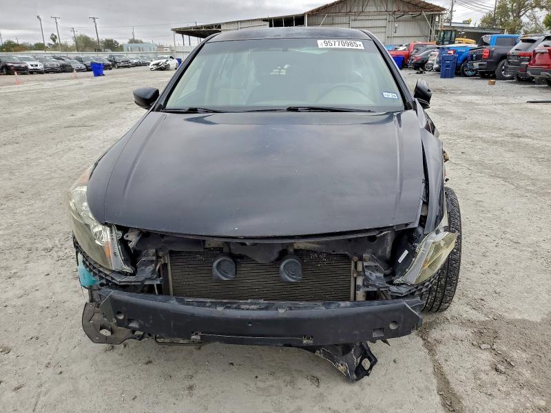 1HGCP2F45AA007733 - 2010 HONDA ACCORD LXP Սև լուսանկար 5