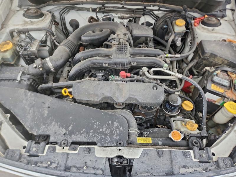 JF2SHABC3BH719926 - 2011 SUBARU FORESTER 2.5X WHITE photo 11