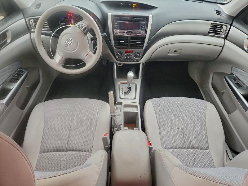 JF2SHABC3BH719926 - 2011 SUBARU FORESTER 2.5X WHITE photo 8